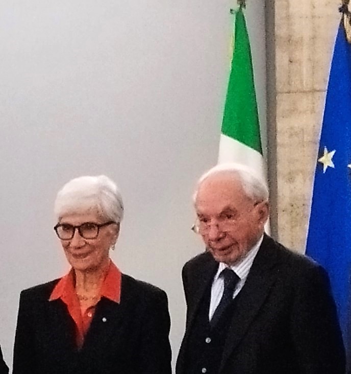 Ieri 8 novembre 2023 a Roma nel prestigioso Salone Belvedere del Palazzo della Consulta doppio riconoscimento a Giuliano Amato.